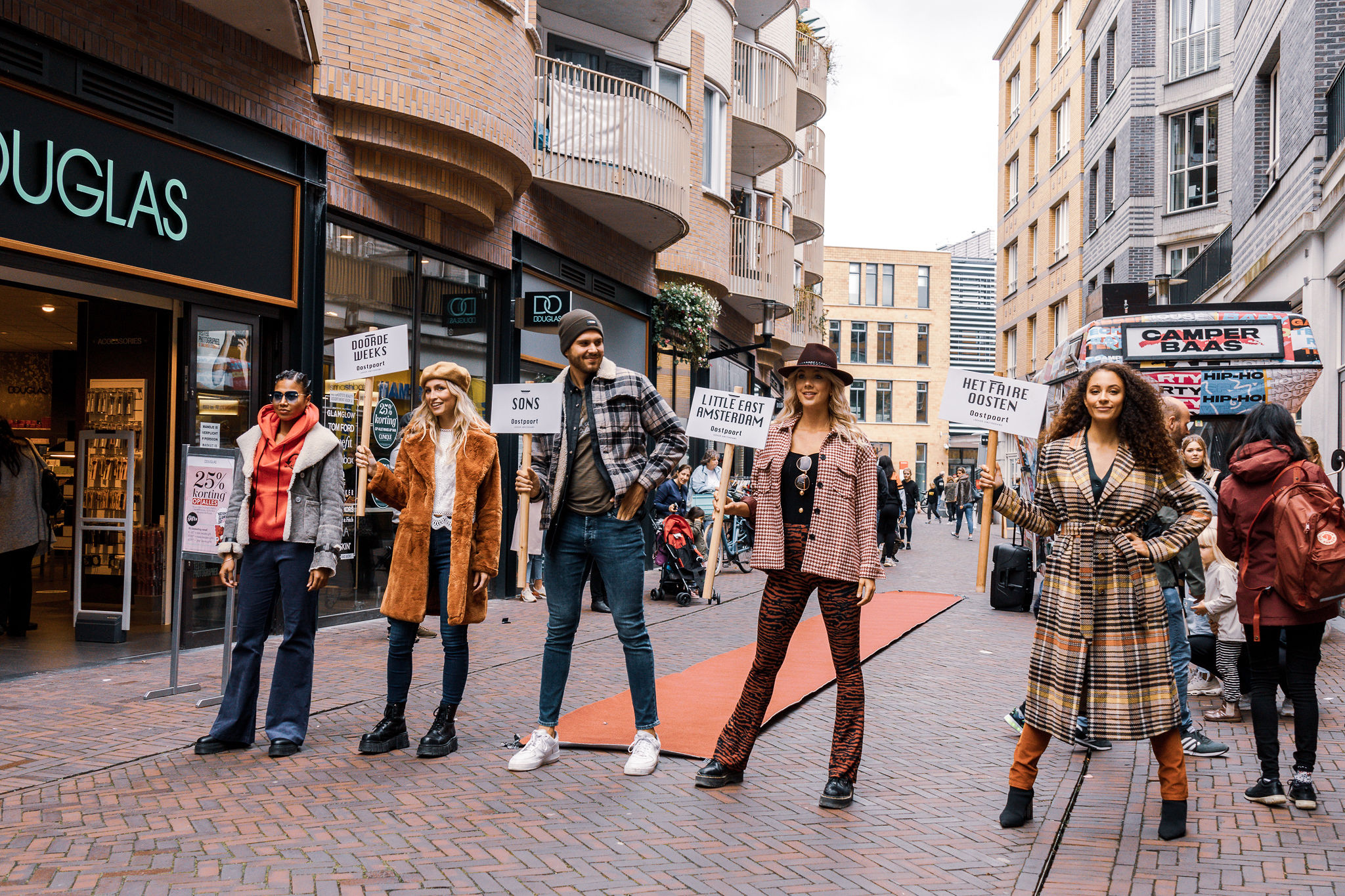 Zaterdag 14 oktober pop-up modeshows en livemuziek